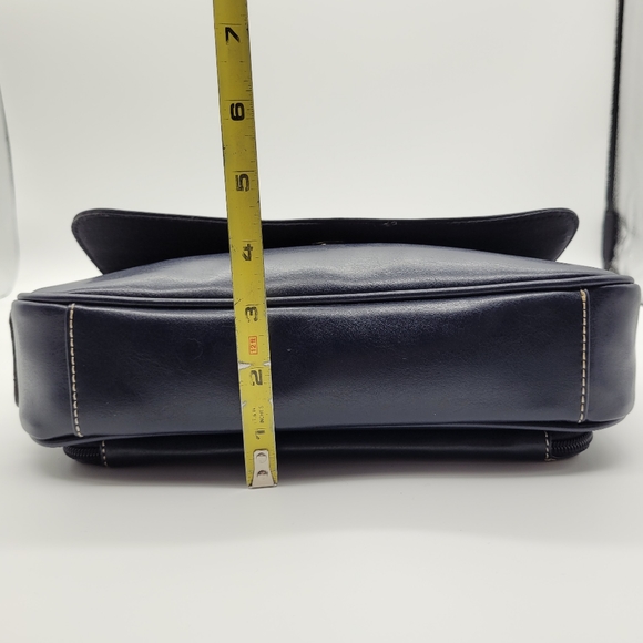 VILLAGER by LIZ CLAIBORNE | faux leather contrasting stitch shoulder bag purse - Picture 13 of 13